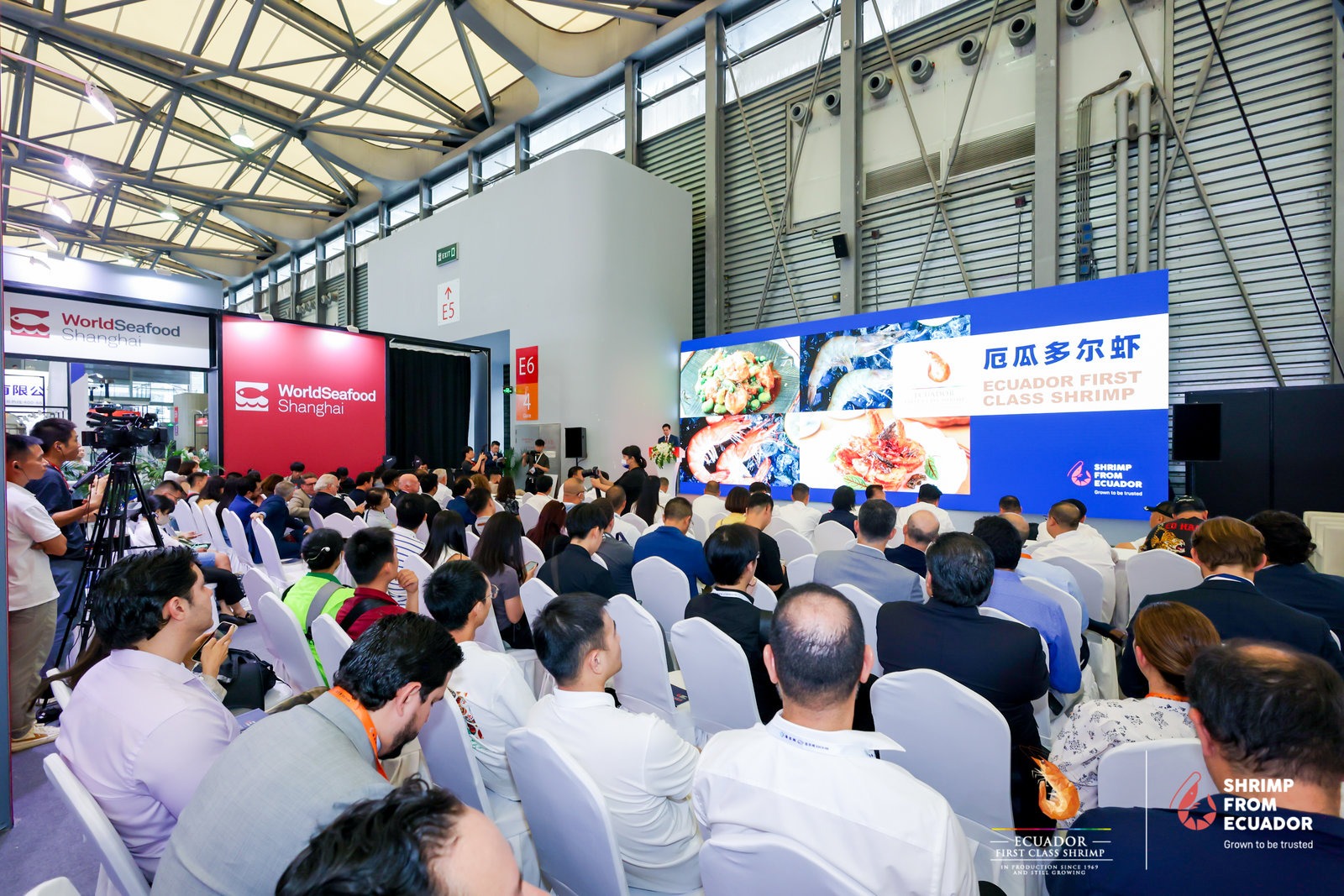 CNA Celebrates Relaunch of Ecuador Shrimp in China At World Seafood Shanghai Fair