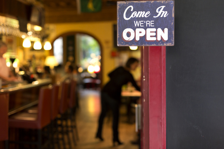 CDC Provides Guidelines for Reopening Restaurants and Bars During COVID-19 Pandemic