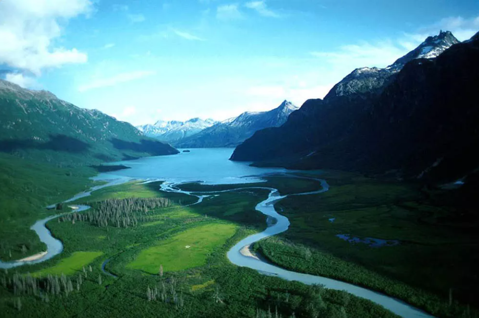 A Patch of Indigenous Land Pits Prominent Miner and Native Owners Against Conservationists