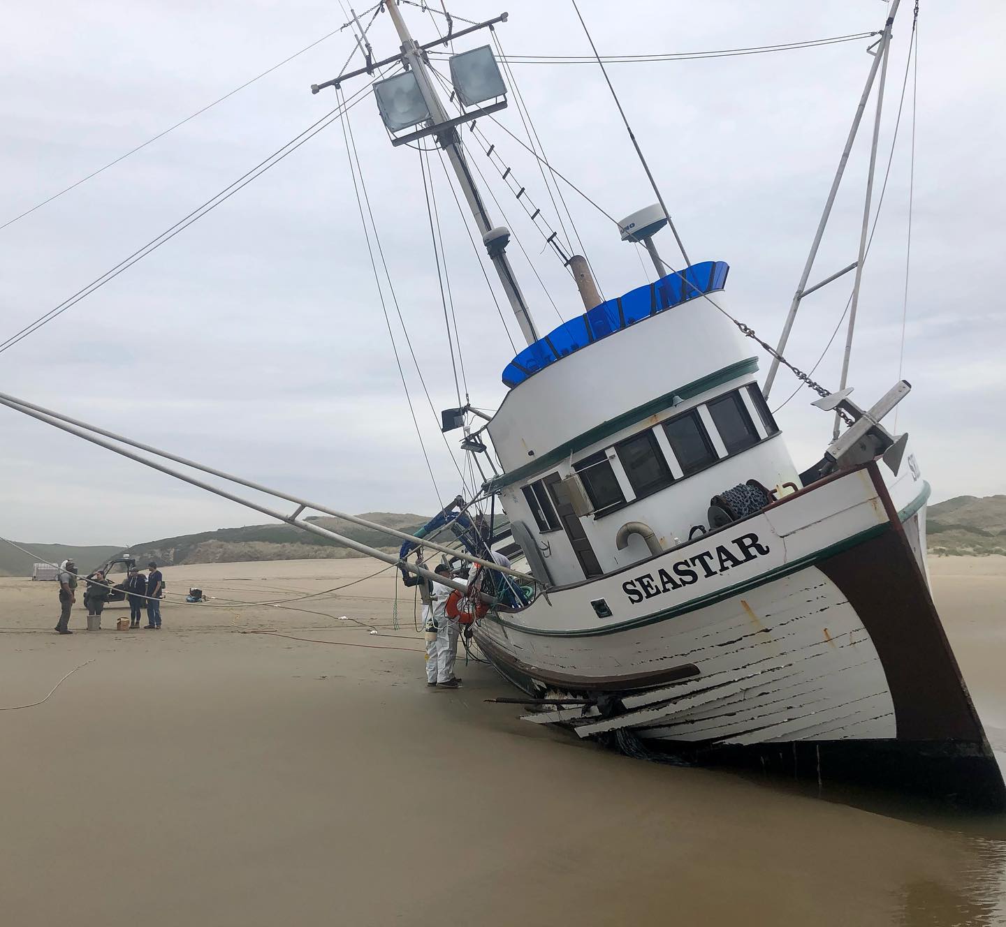 USCG Continue Salvage Operations of F/V Seastar in California