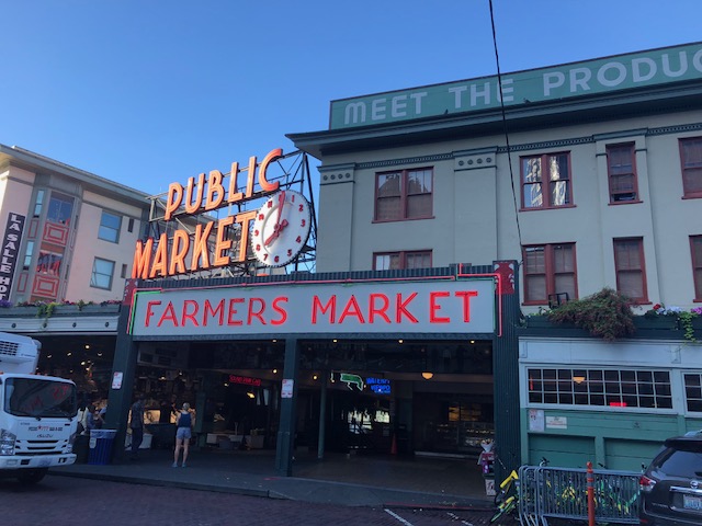 Celebrating Pike Place Markets 112th Anniversary: Visiting Seattles Famous Market is a No Brainer