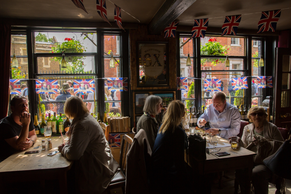 UK Seafood Dining Declines Despite Rising Sales in 2025