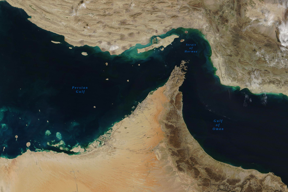 Maersk, Hapag-Lloyd Continue Sailing Through Strait of Hormuz
