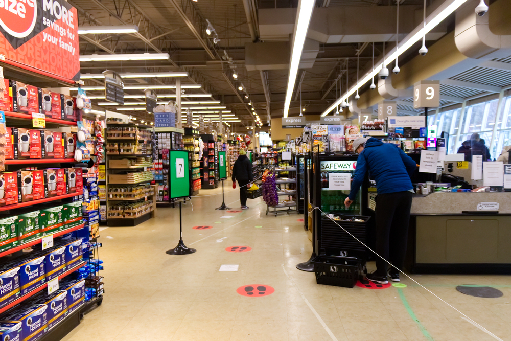 Canadas July Retail Sales Drop 0.8%, but Rebound Likely in August