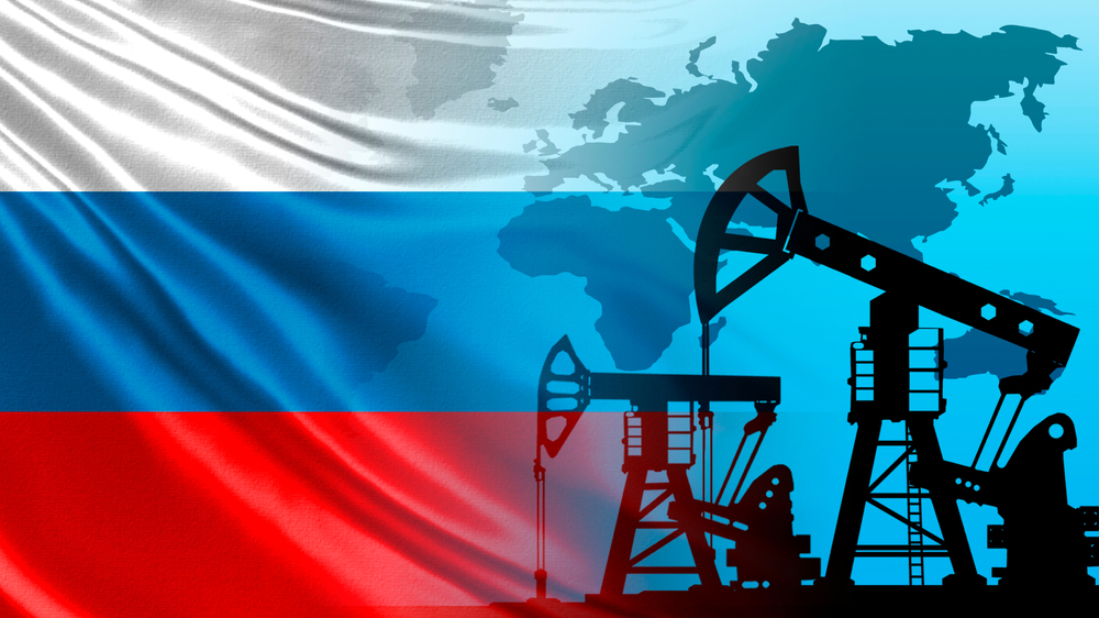 Oil Holds Steady as Investors Assess Attacks on Russian Energy Facilities