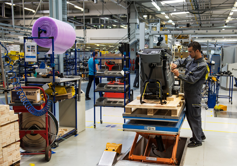 German Business Sentiment Keeps Improving Despite Economic Clouds