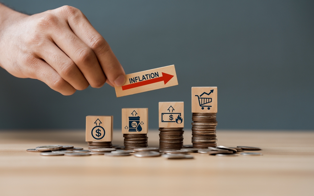 US Consumer Inflation Heats Up; Weekly Jobless Claims Near Four-Year High