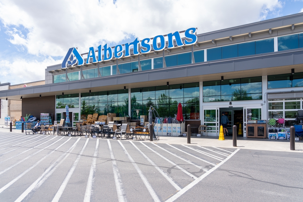 Grocer Albertsons Raises Annual Sales Forecast on Steady Demand for Essentials