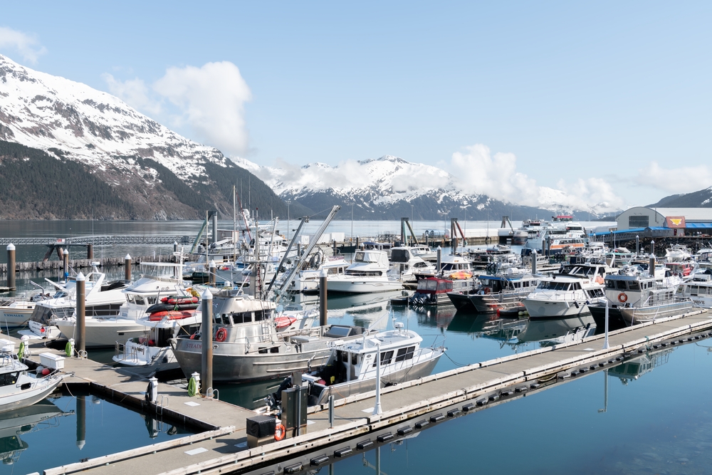 Murkowski and Other US Lawmakers Seek Guest Worker Visa Exception for Seafood Industry