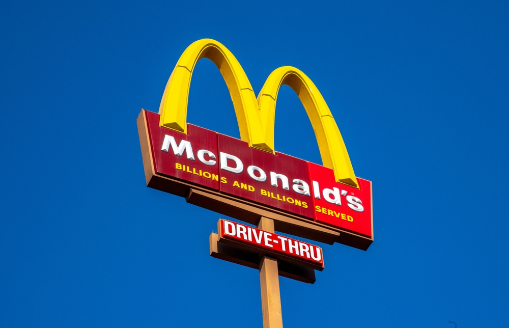 McDonald s Escalates Restaurant Industrys Fight Over Tipping
