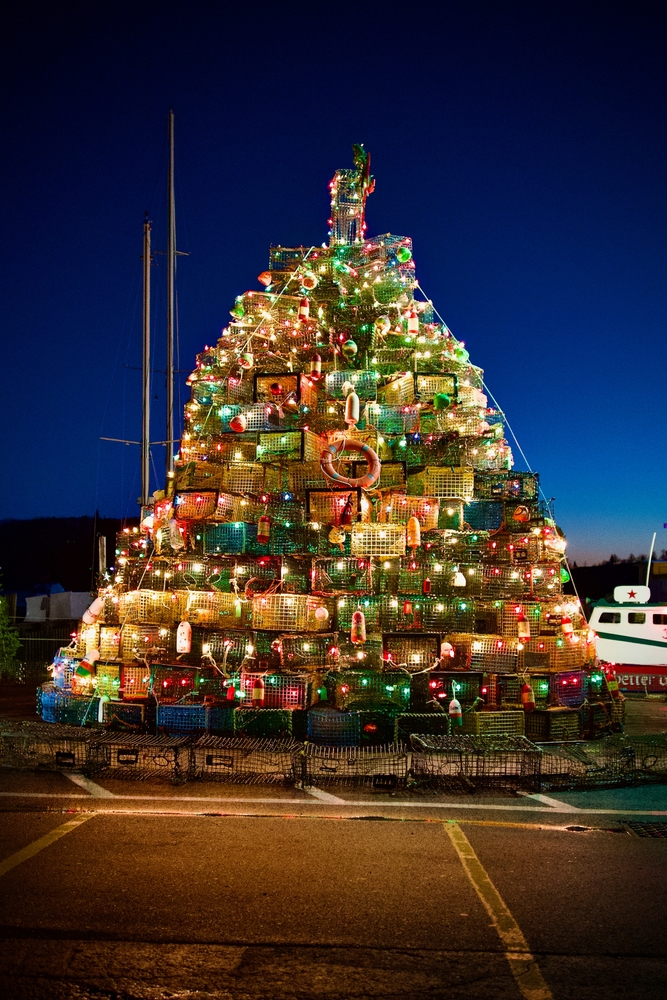 Christmas Trappings: New England Swoons Over Lobster Pot Trees
