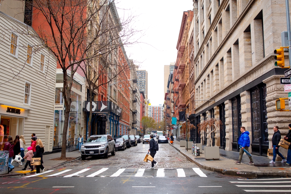 US Consumer Confidence Slips to Six-Month Low; Worries Over Job Availability Rising