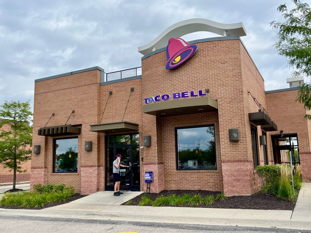 Late-Summer Promotions, and Staff Changes Lead Foodservice Headlines as Q2 Results Roll In